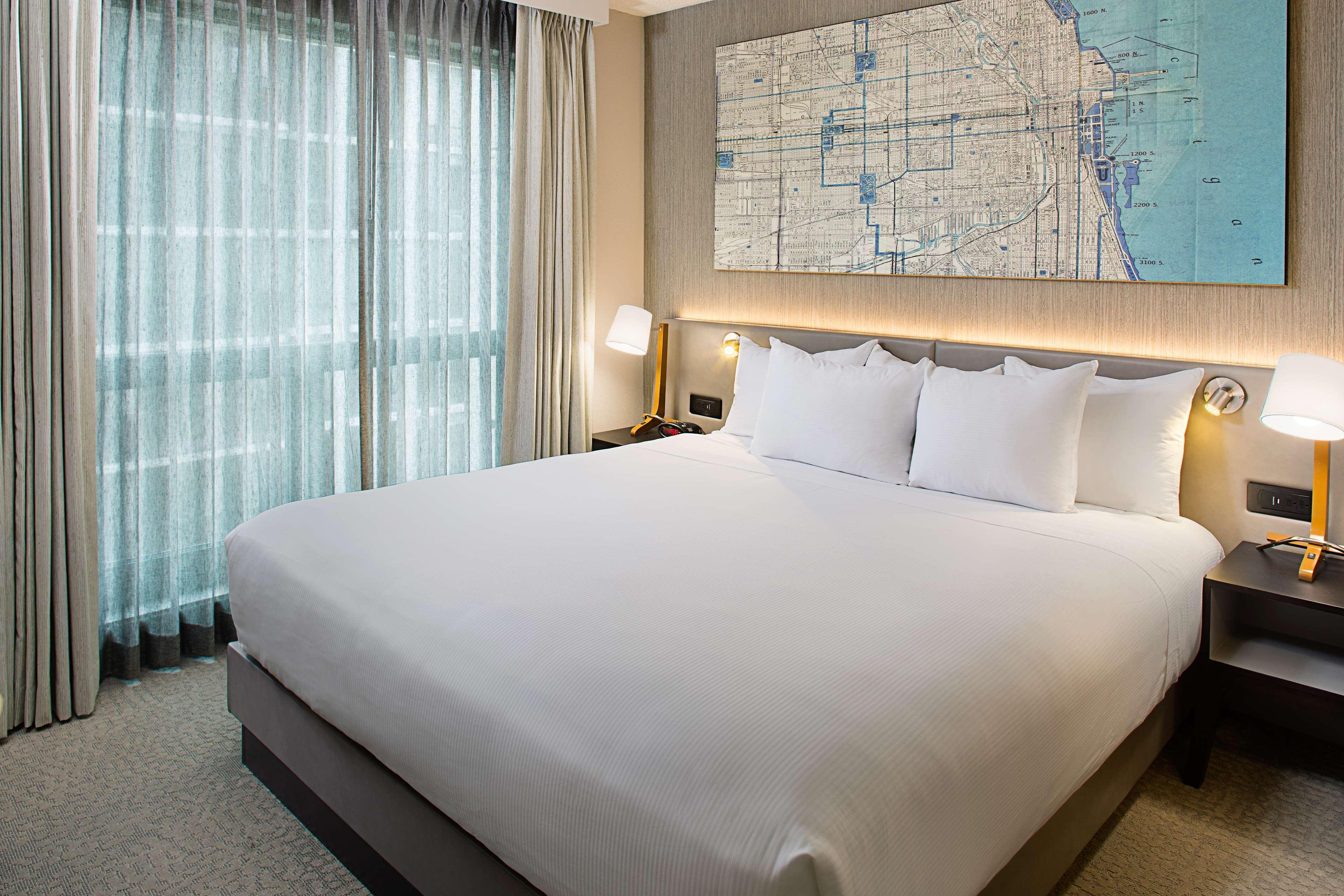 ฮิลตัน ชิคาโก แมคนิเซนต์ ไมล์ สวีท Hotel ภายนอก รูปภาพ