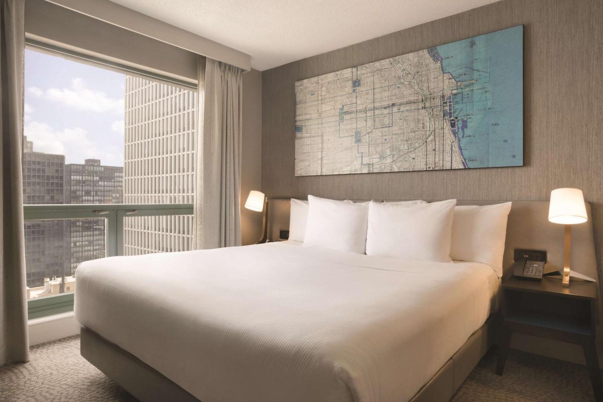 ฮิลตัน ชิคาโก แมคนิเซนต์ ไมล์ สวีท Hotel ภายนอก รูปภาพ
