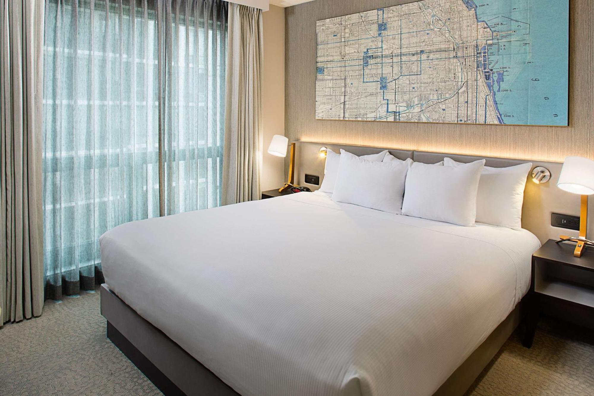 ฮิลตัน ชิคาโก แมคนิเซนต์ ไมล์ สวีท Hotel ภายนอก รูปภาพ